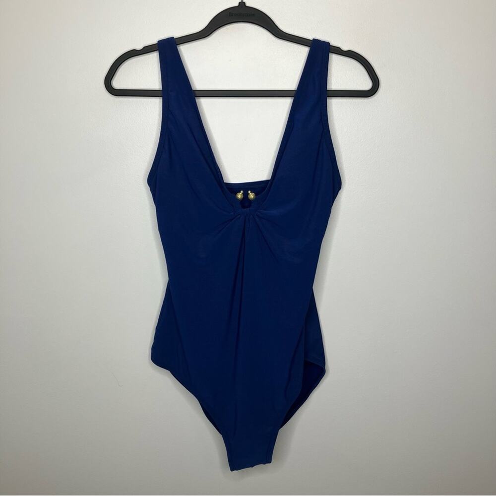 Nwot Beyond Control Solid Essentials V Neck One P… - image 2